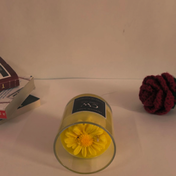 Oudh-e-Motia soybees scented candle
